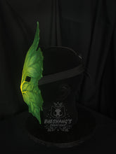 Load image into Gallery viewer, Leaf Mask - Geen / Red