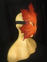 Load image into Gallery viewer, Leaf Mask - Geen / Red