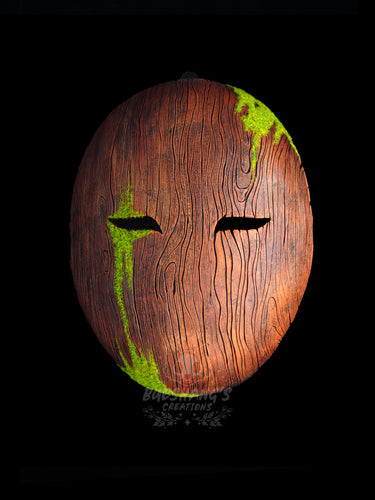 Wood grain mask with Moss